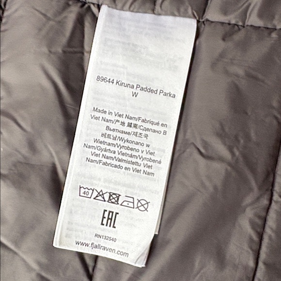 Women’s Fjallraven Kiruna Padded Parka - Picture 8 of 15